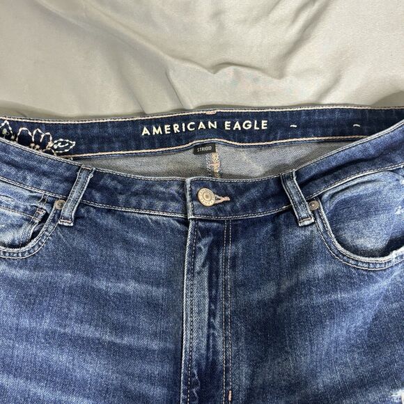 American Eagle Outfitters Mom Blue Jeans Womens 16 Distressed Embroidered - Picture 2 of 15